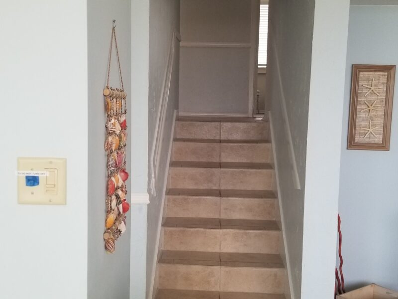 steps up to the bedrms1 master suite kg bed on 2nd level 2 full beds & hall bath