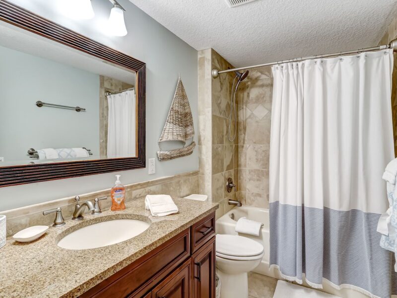 Guest Bath-Tub/Shower combo